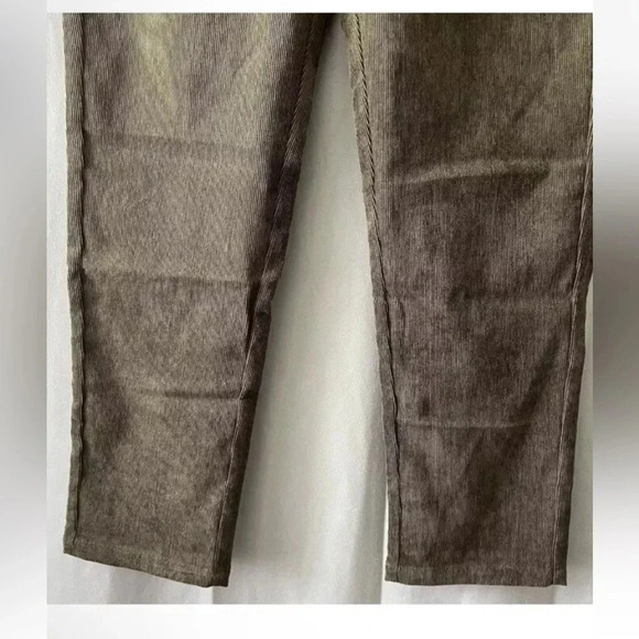 Uniq NWT Women's Olive Green Pants Straight Leg With Pockets Button Fly Medium - Picture 3 of 8